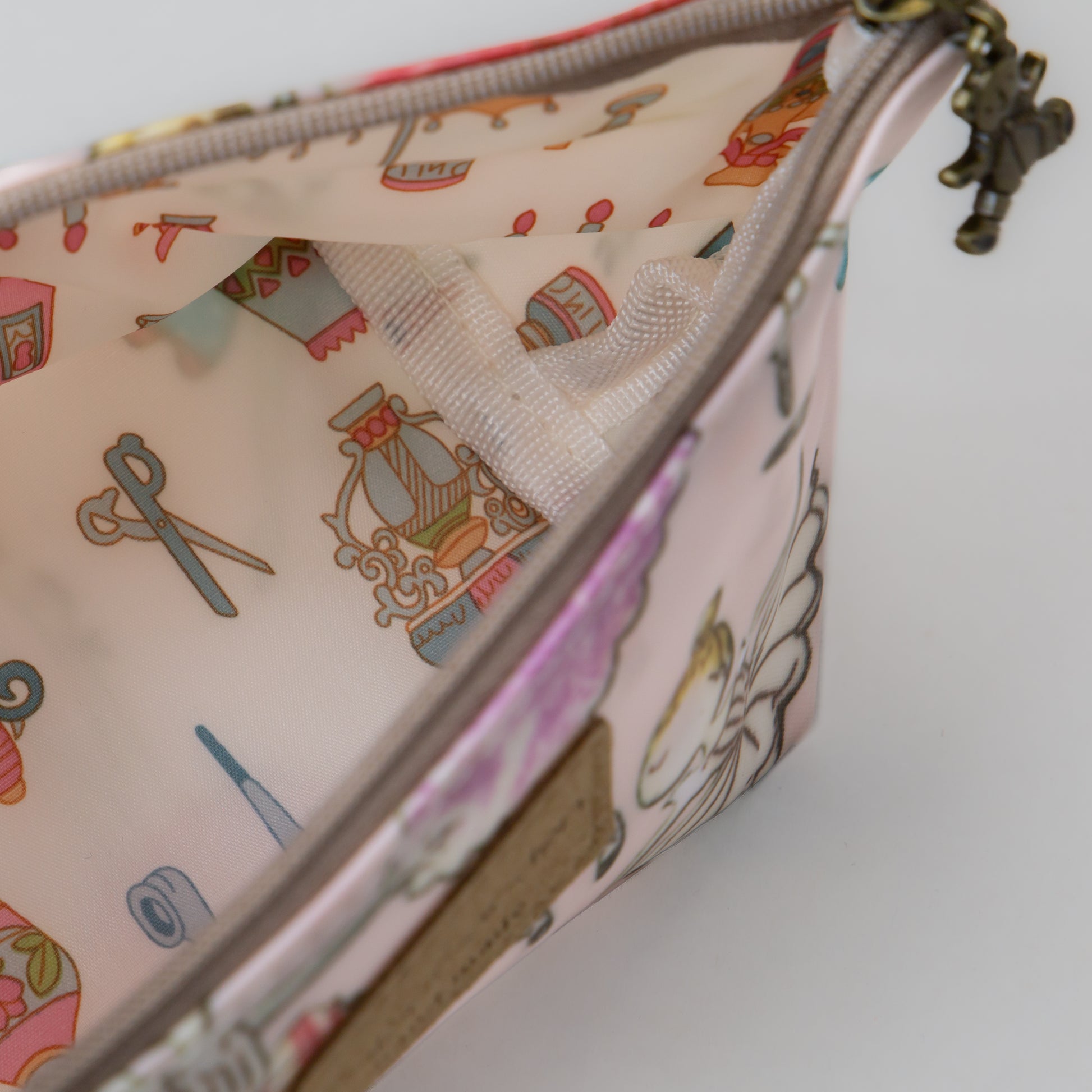 Geantă cosmetice Eden cu imprimeu balerină - Roz