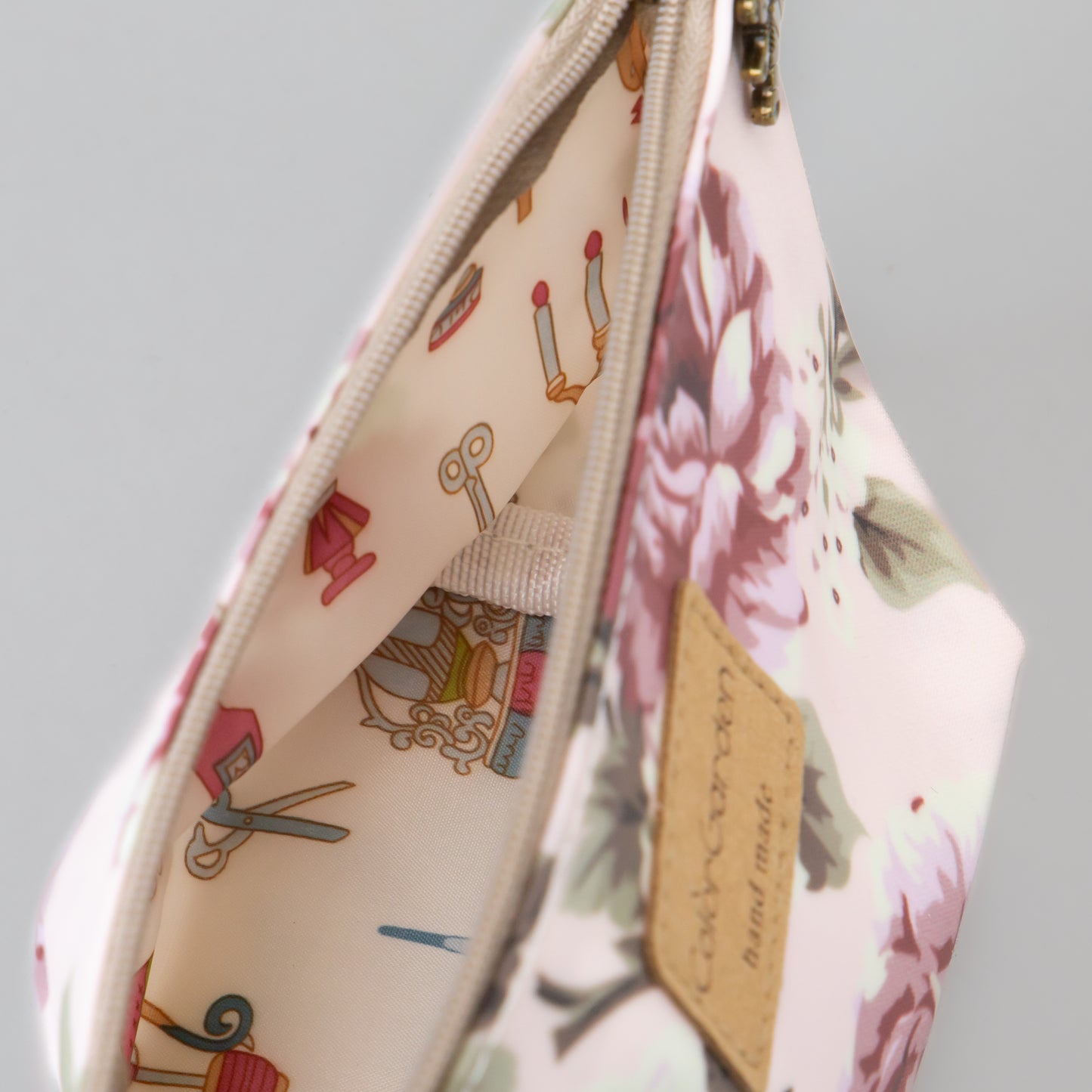 Geantă cosmetice Eden cu imprimeu floral - Roz