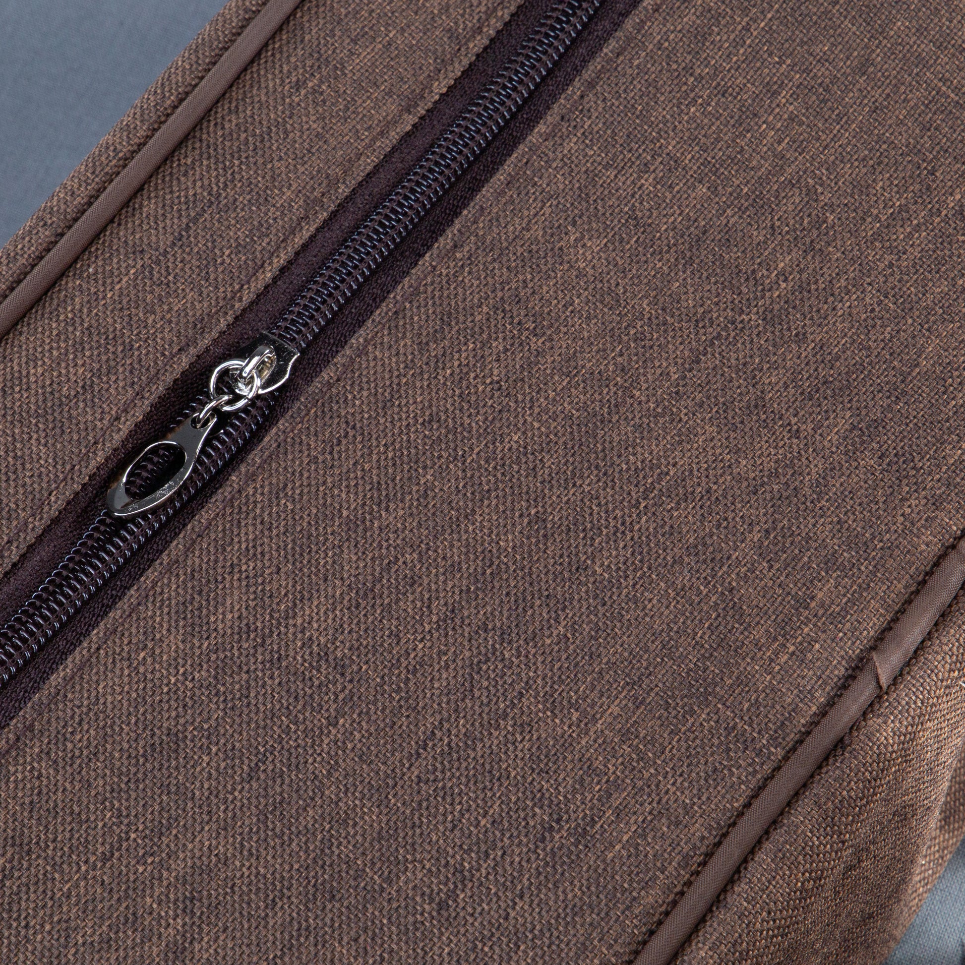 Geantă cosmetice Essential - Maro