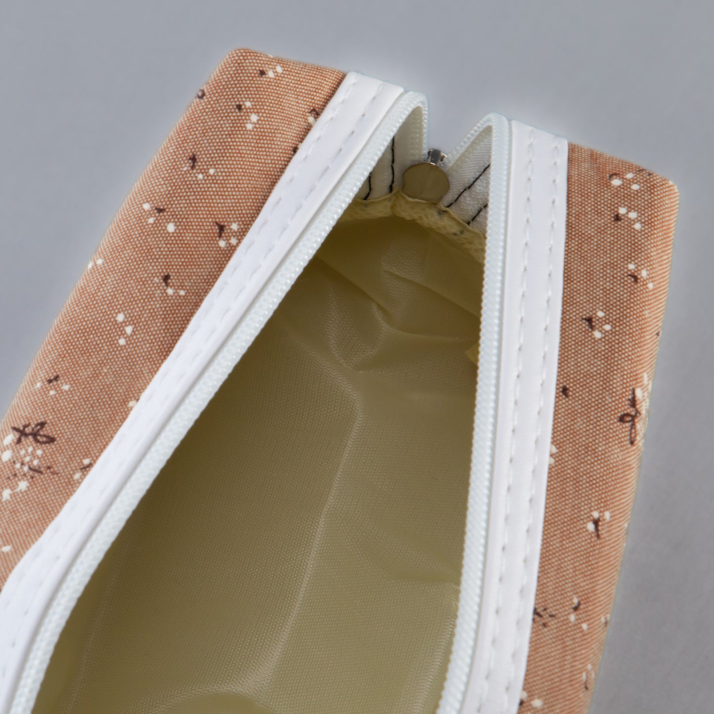 Geantă cosmetice Flower Garden - Maro