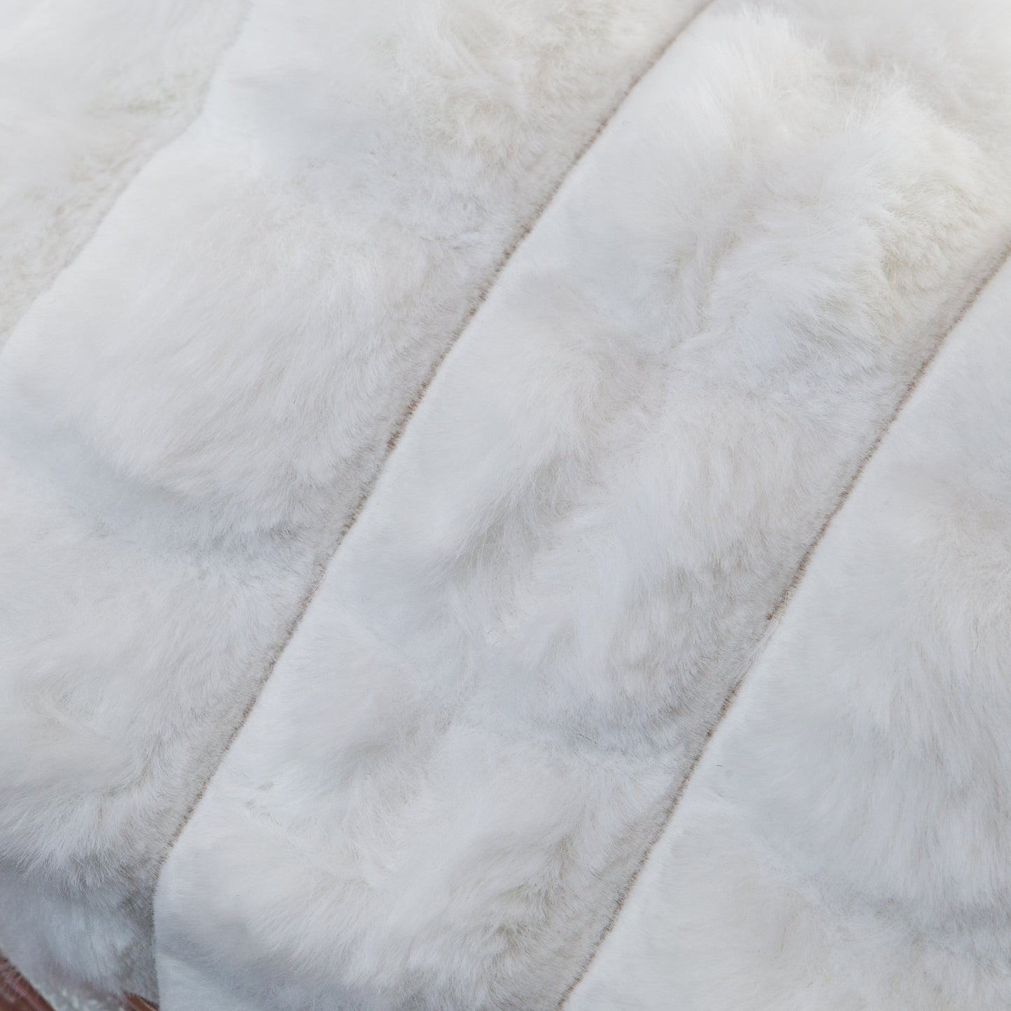 Geantă cosmetice pufoasă - Alb