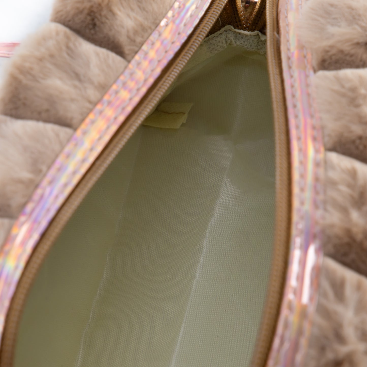 Geantă cosmetice pufoasă - Maro