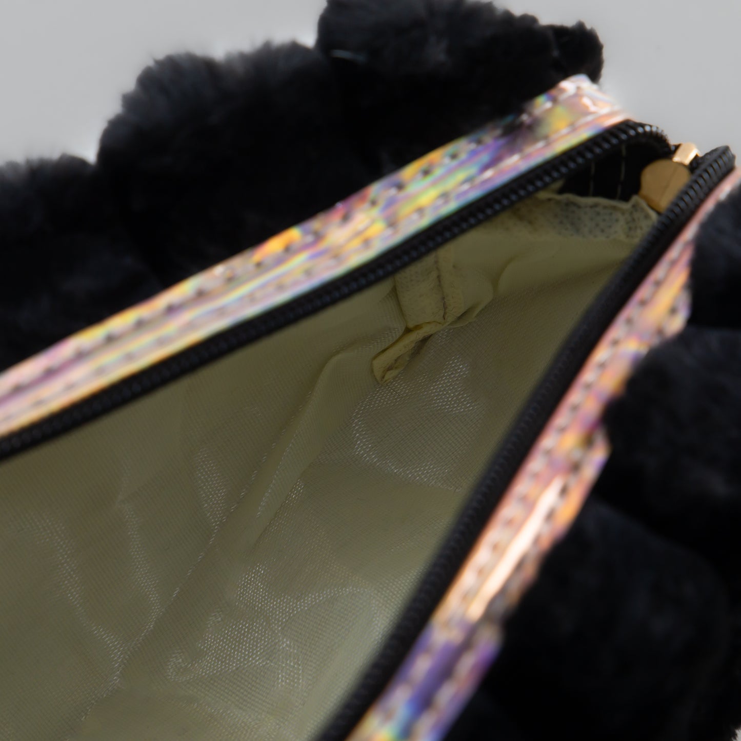 Geantă cosmetice pufoasă - Negru