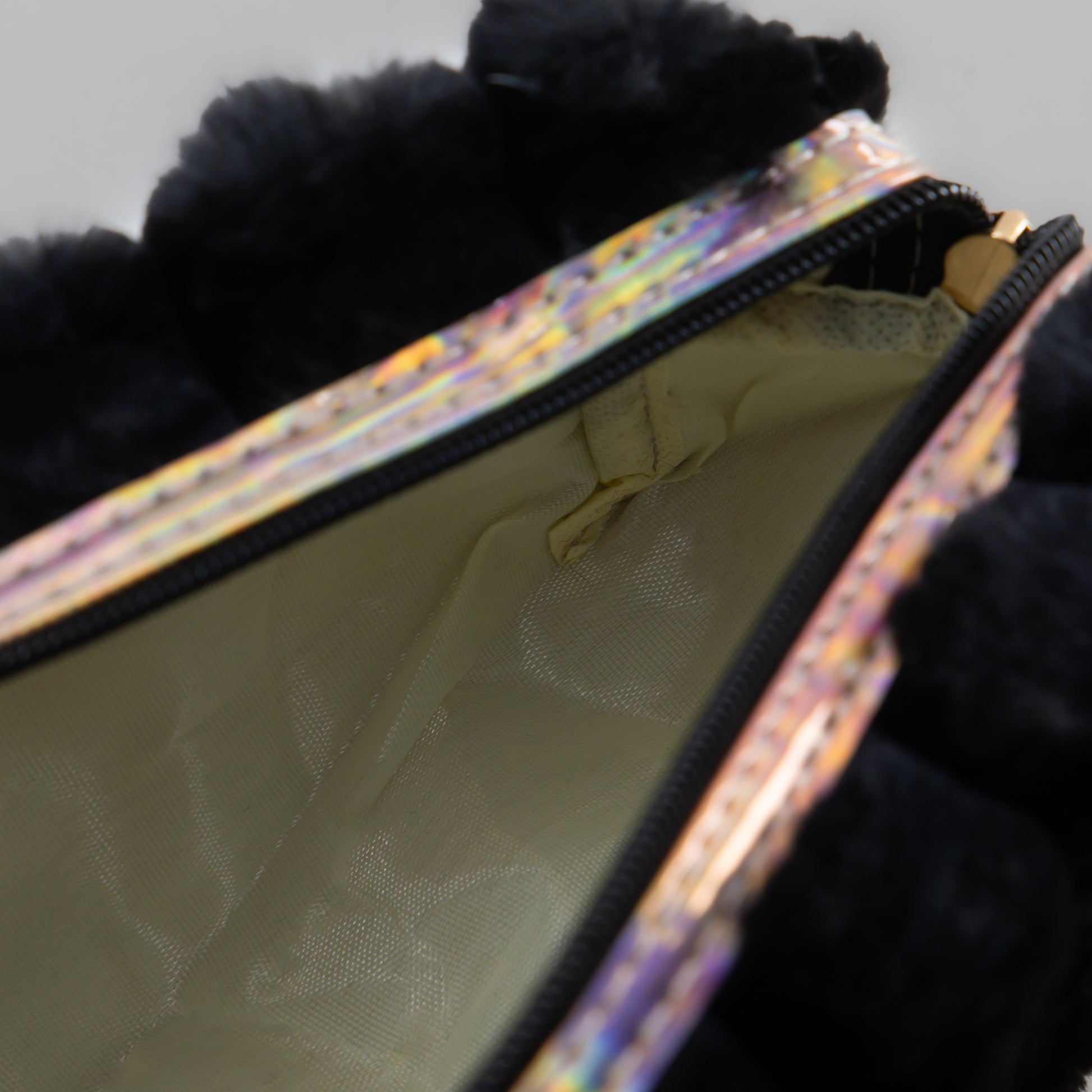 Geantă cosmetice pufoasă - Negru