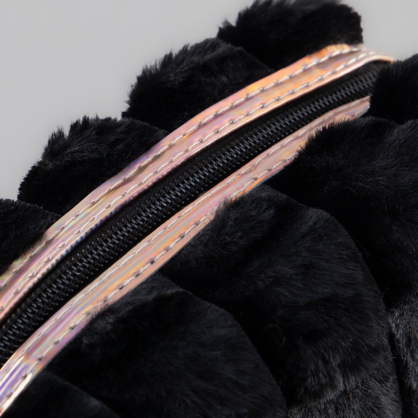 Geantă cosmetice pufoasă - Negru