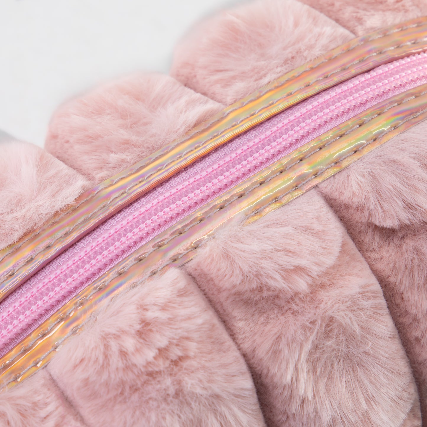 Geantă cosmetice pufoasă - Roz