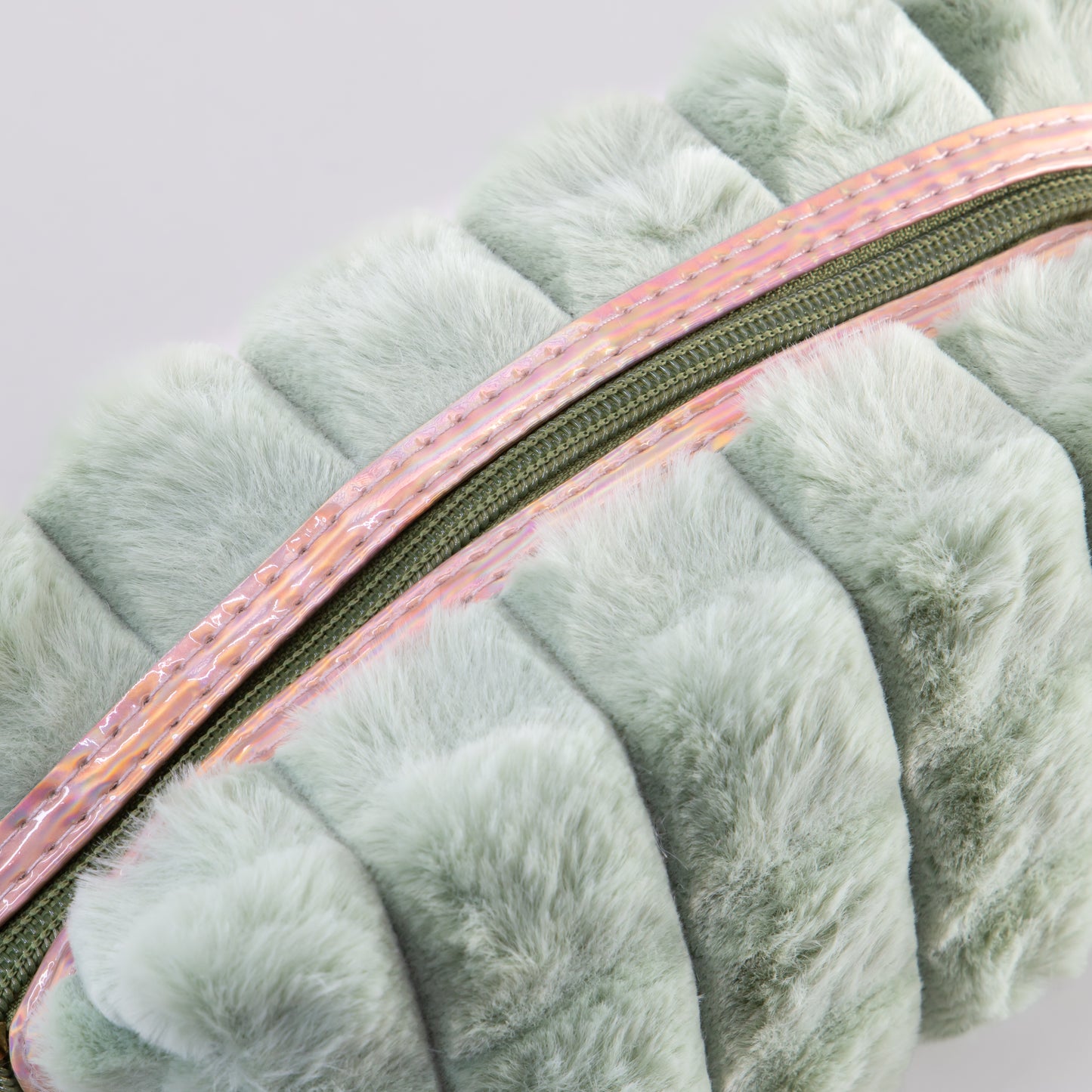 Geantă cosmetice pufoasă - Verde