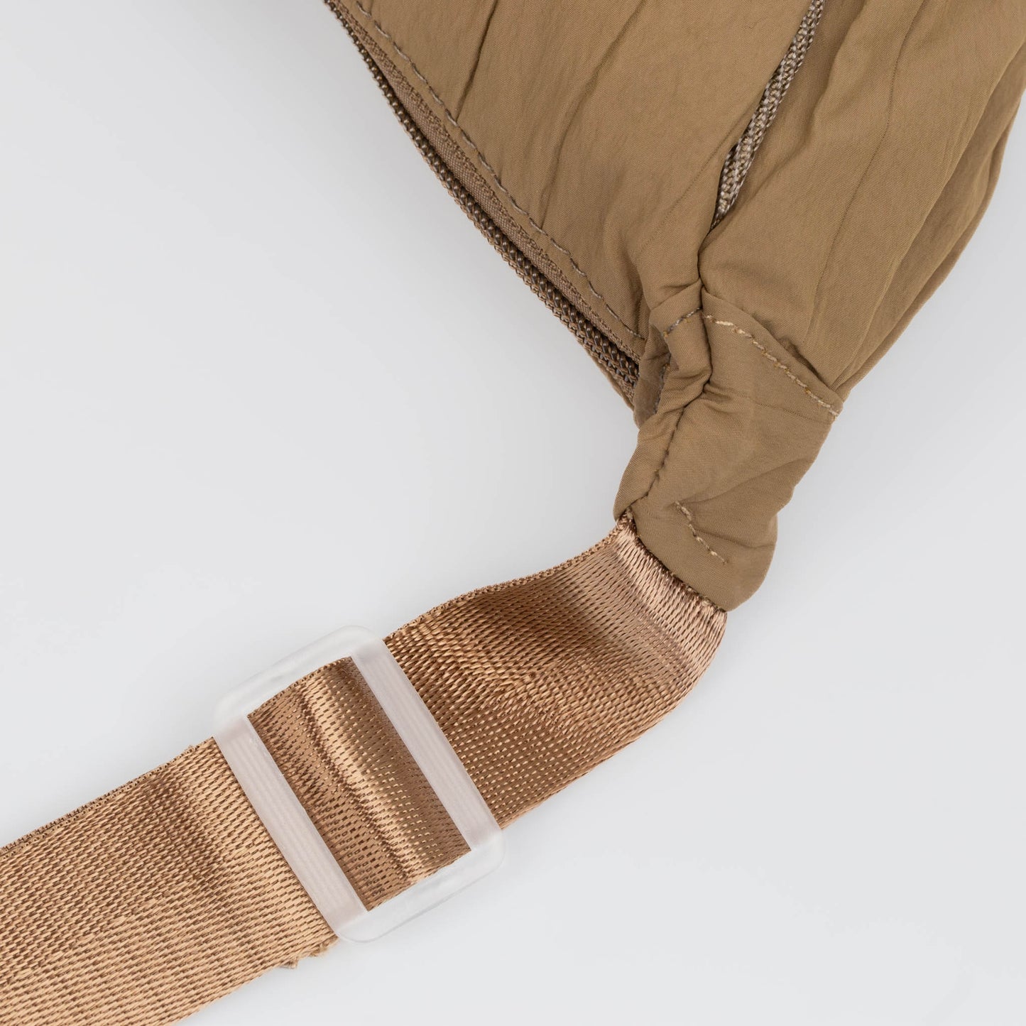 Geantă crossbody semilună - Maro