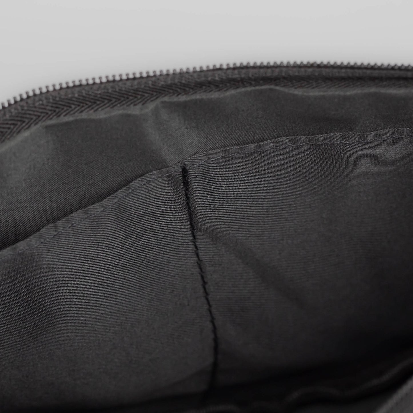 Geantă crossbody semilună - Negru