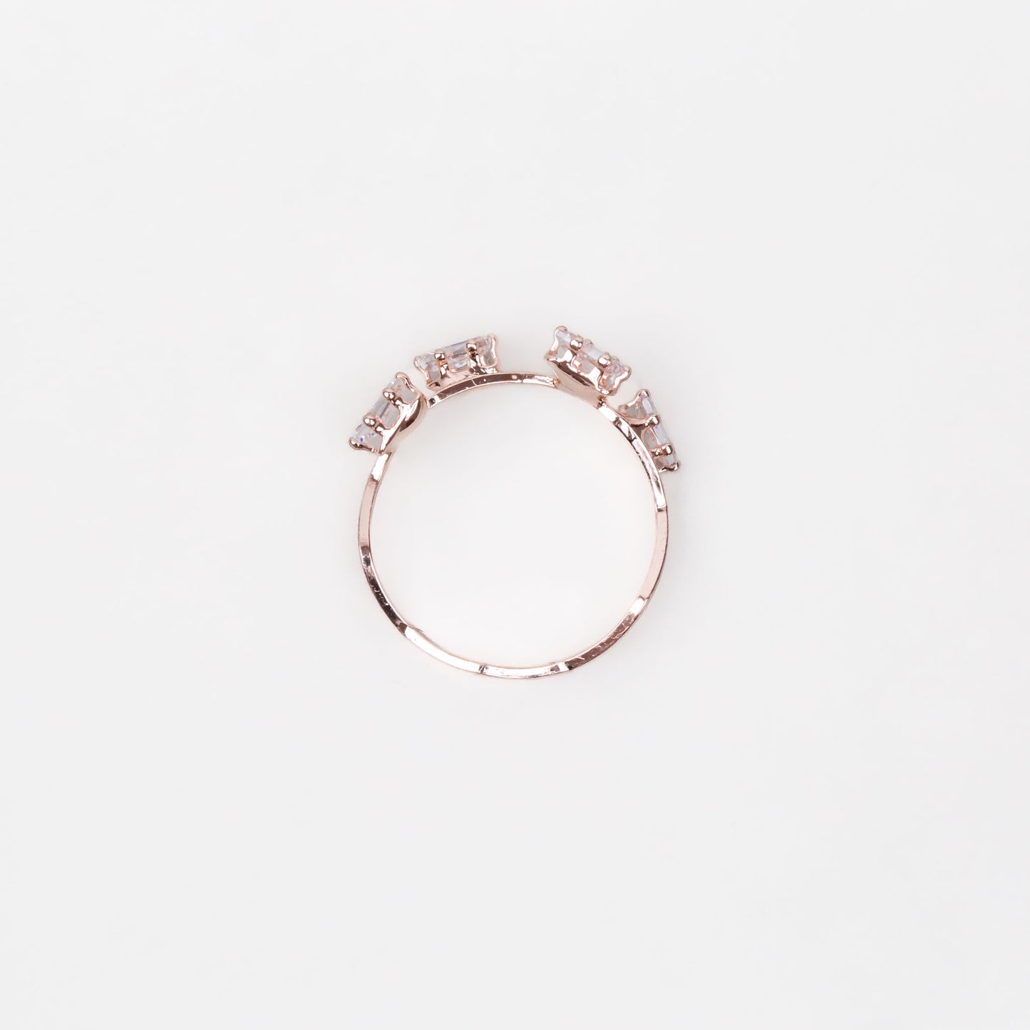 Inel ondulat cu pietre delicate - Auriu