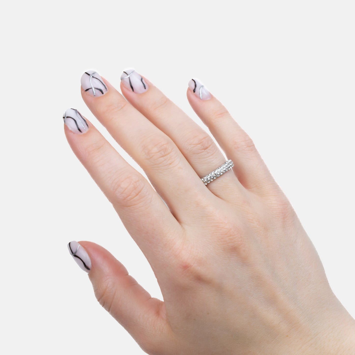 Inel simplu cu ștrasuri delicate - Argintiu