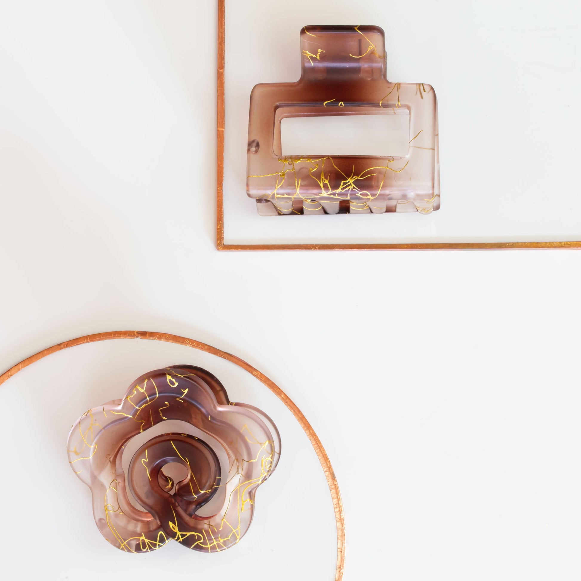 Set 2 clame păr beauty cu accente aurii, textură mată - Maro