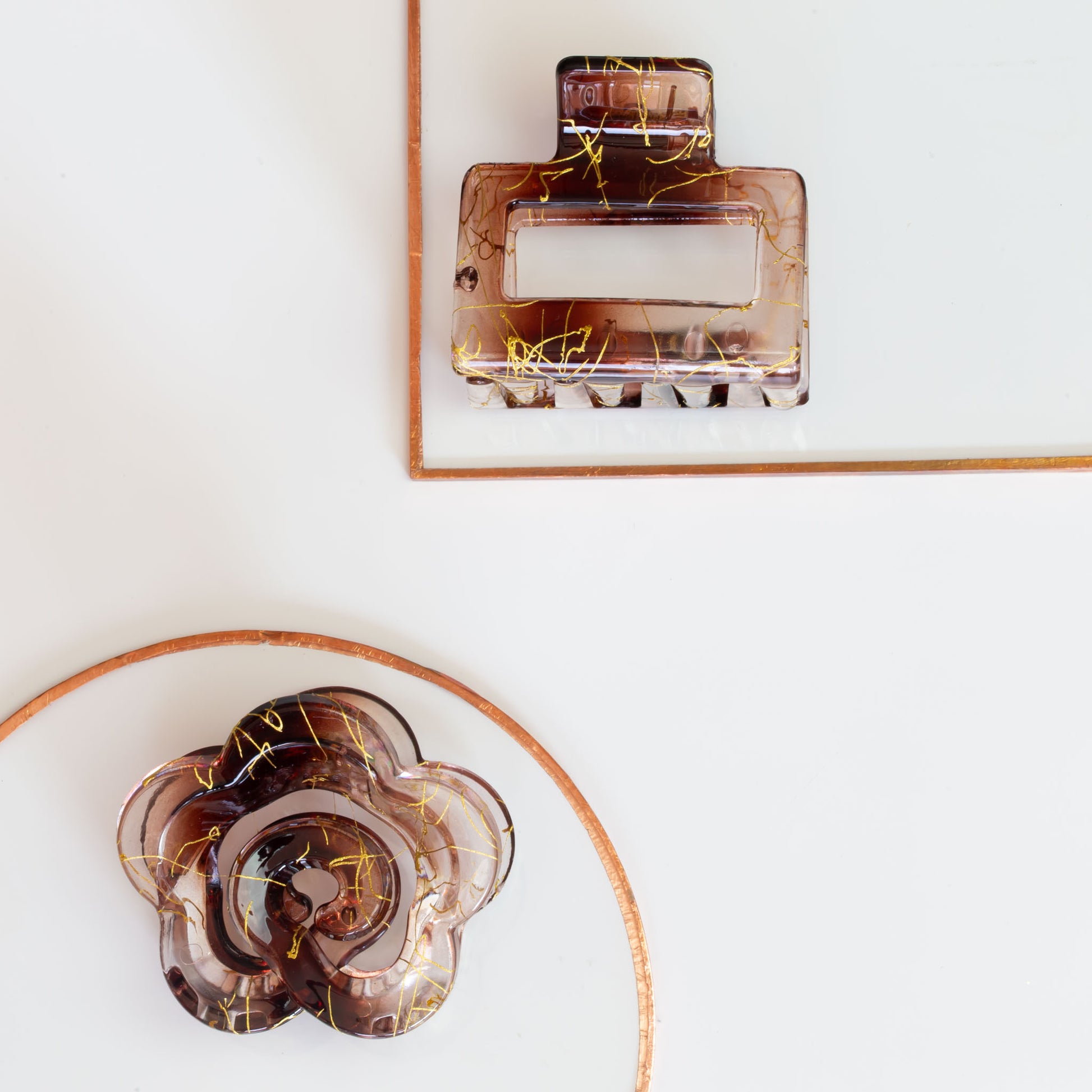 Set 2 clame păr beauty cu accente aurii, textură translucidă - Maro