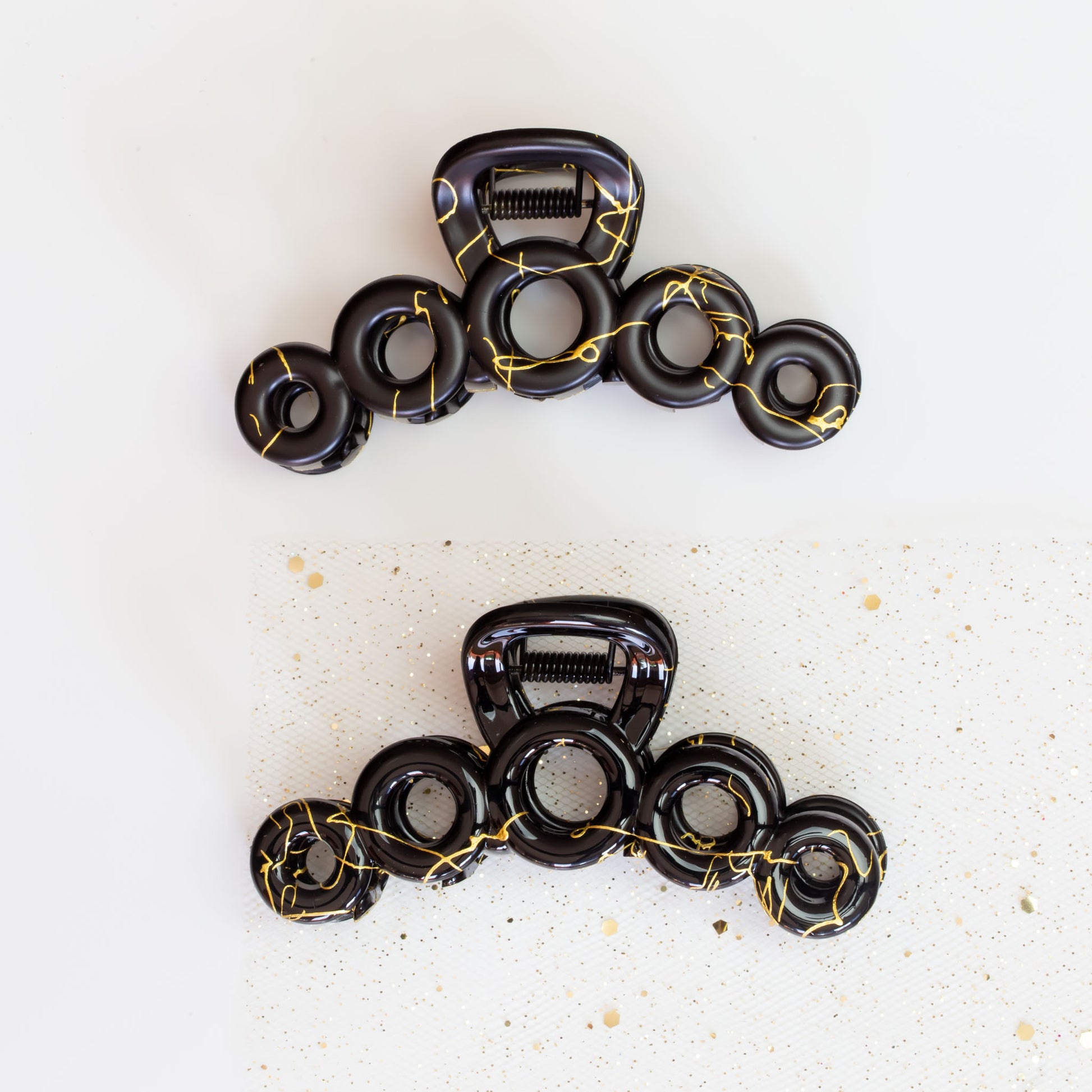 Set 2 clame păr mari cu cercuri și detalii aurii, texturi mixte - Negru