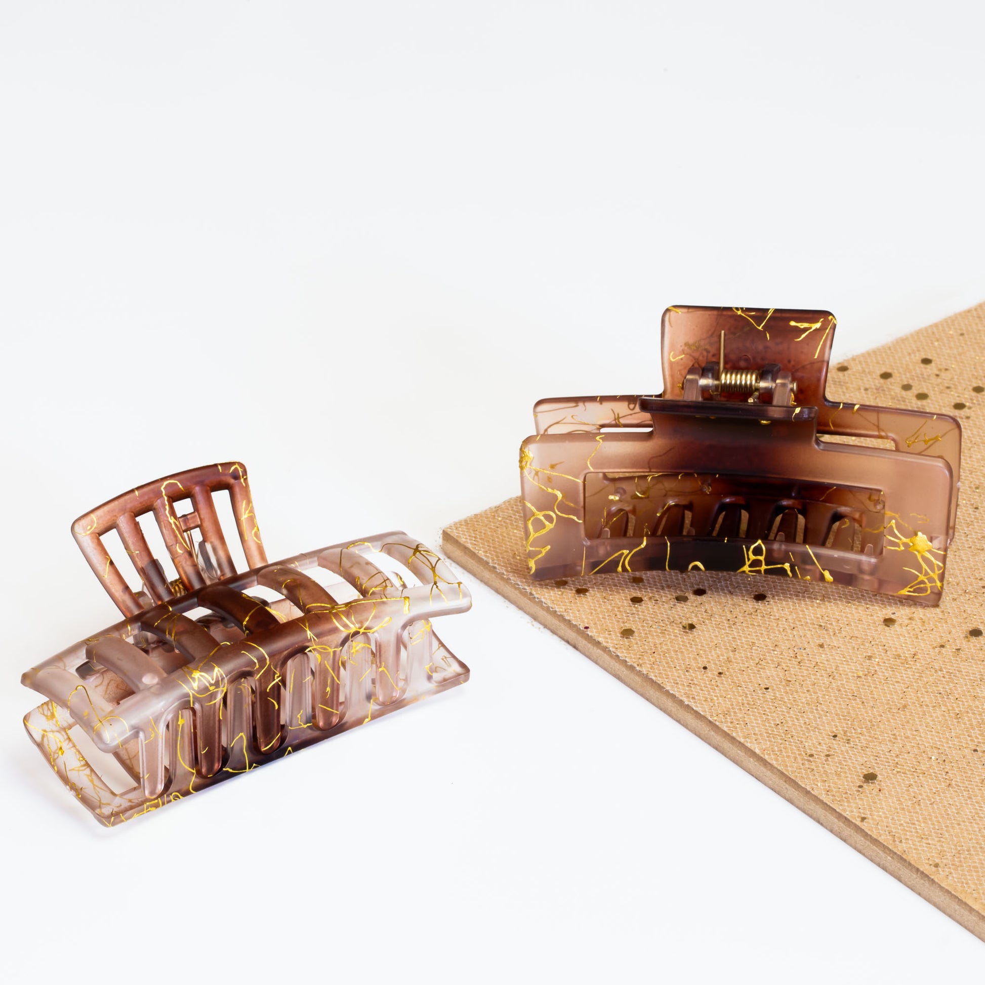 Set 2 clame păr mari dreptunghiulare cu accente aurii, textură mată - Caramel