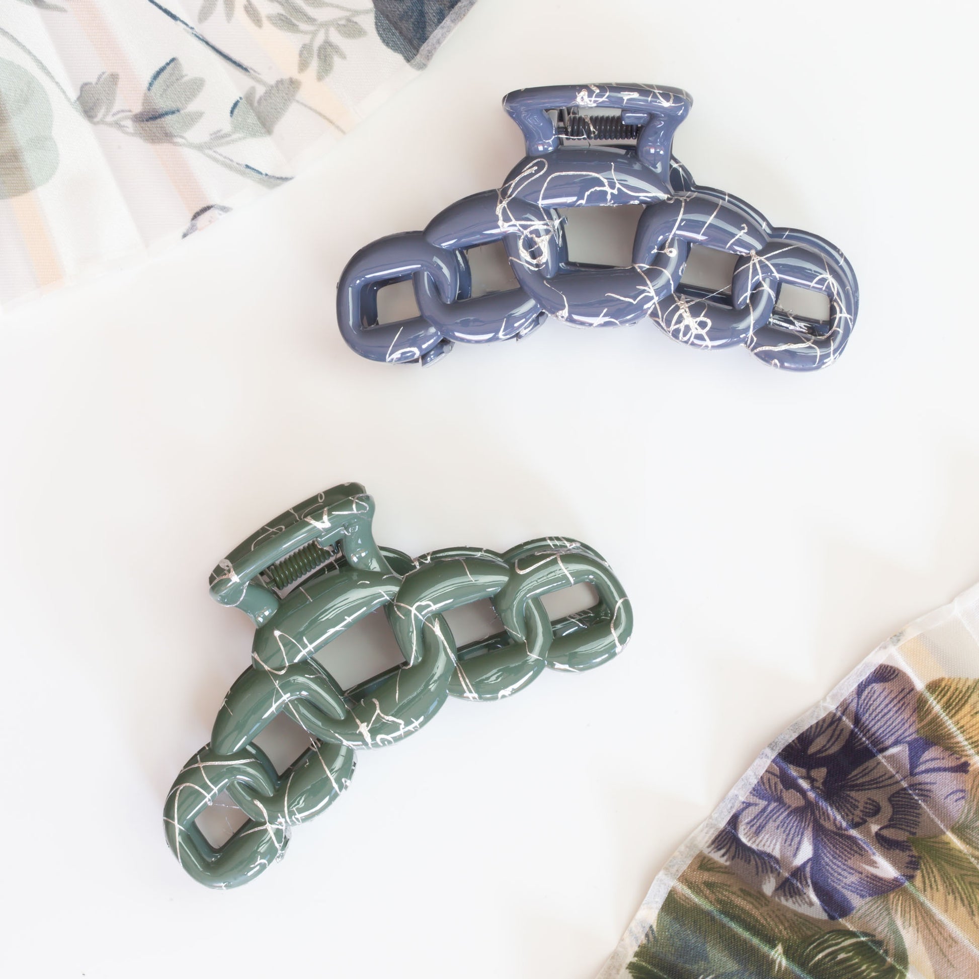 Set 2 clame păr mari în formă de zale cu accente argintii, textură lucioasă - Ocean Mix