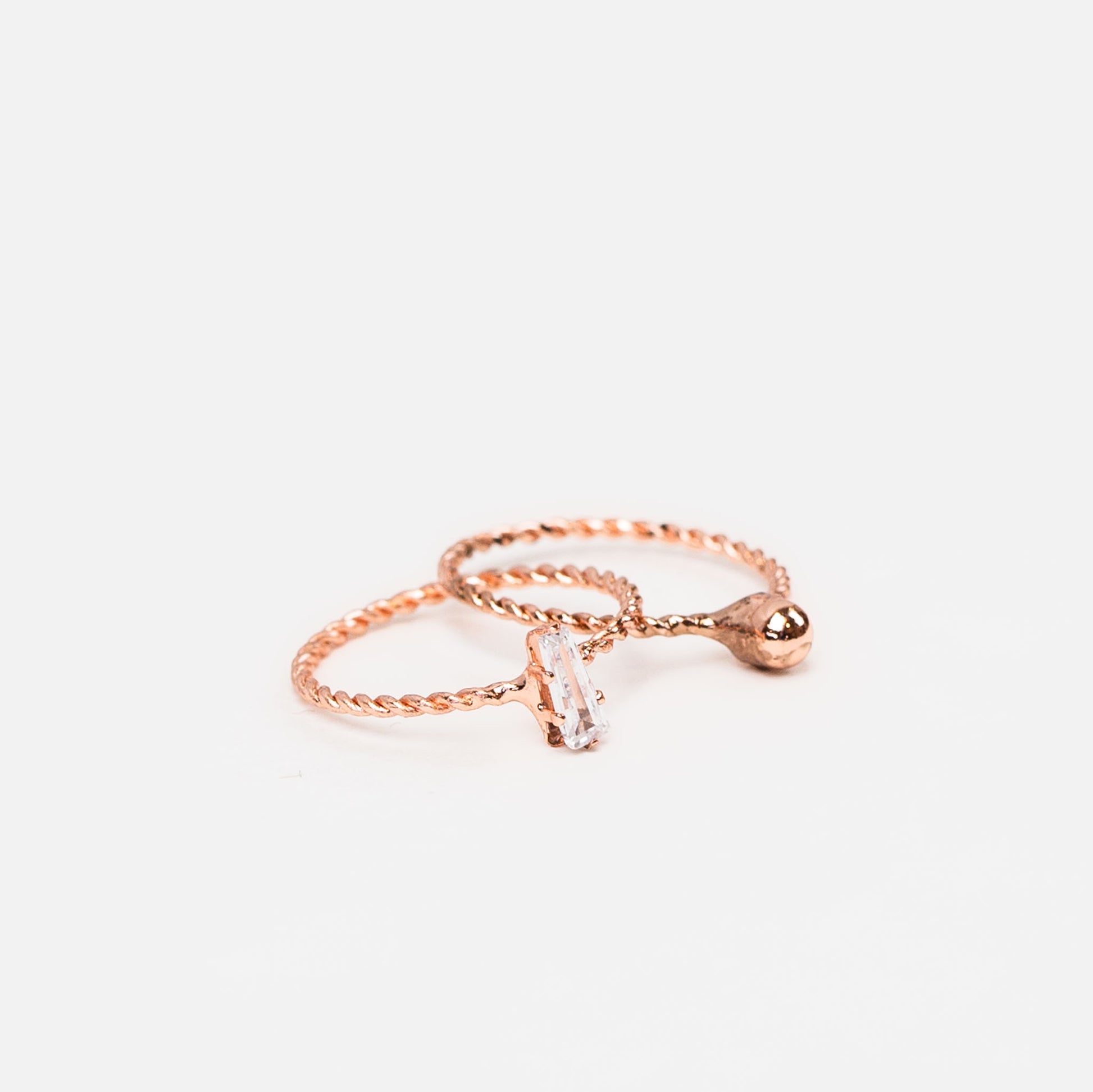 Set 2 inele subțiri unite cu piatră și biluță - Rose Gold