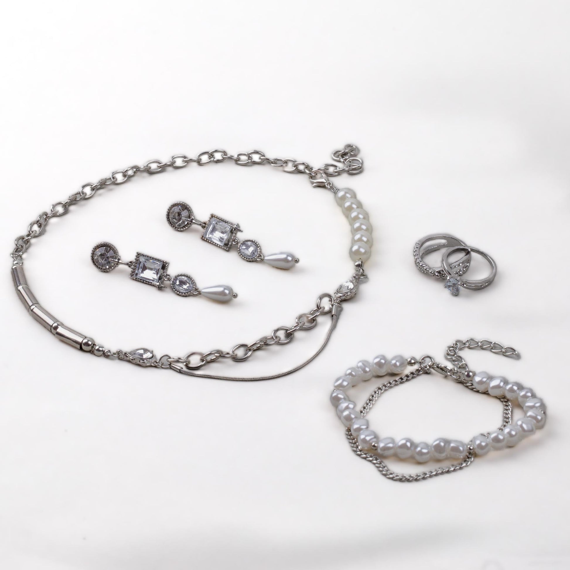 Set cadou cercei, brățară, colier, inel - Modern Classic