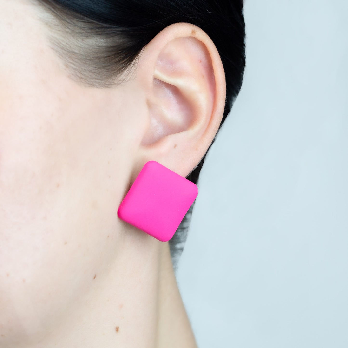 Set cercei buton slim & mochi cu textură de silicon, 2 perechi - Fucsia