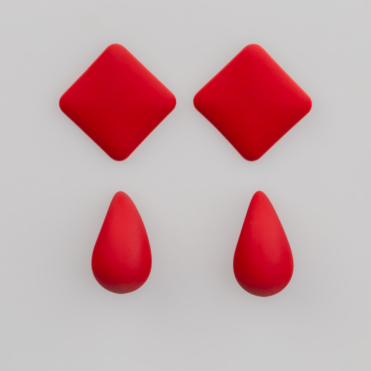 Set cercei buton slim & mochi cu textură de silicon, 2 perechi - Roșu