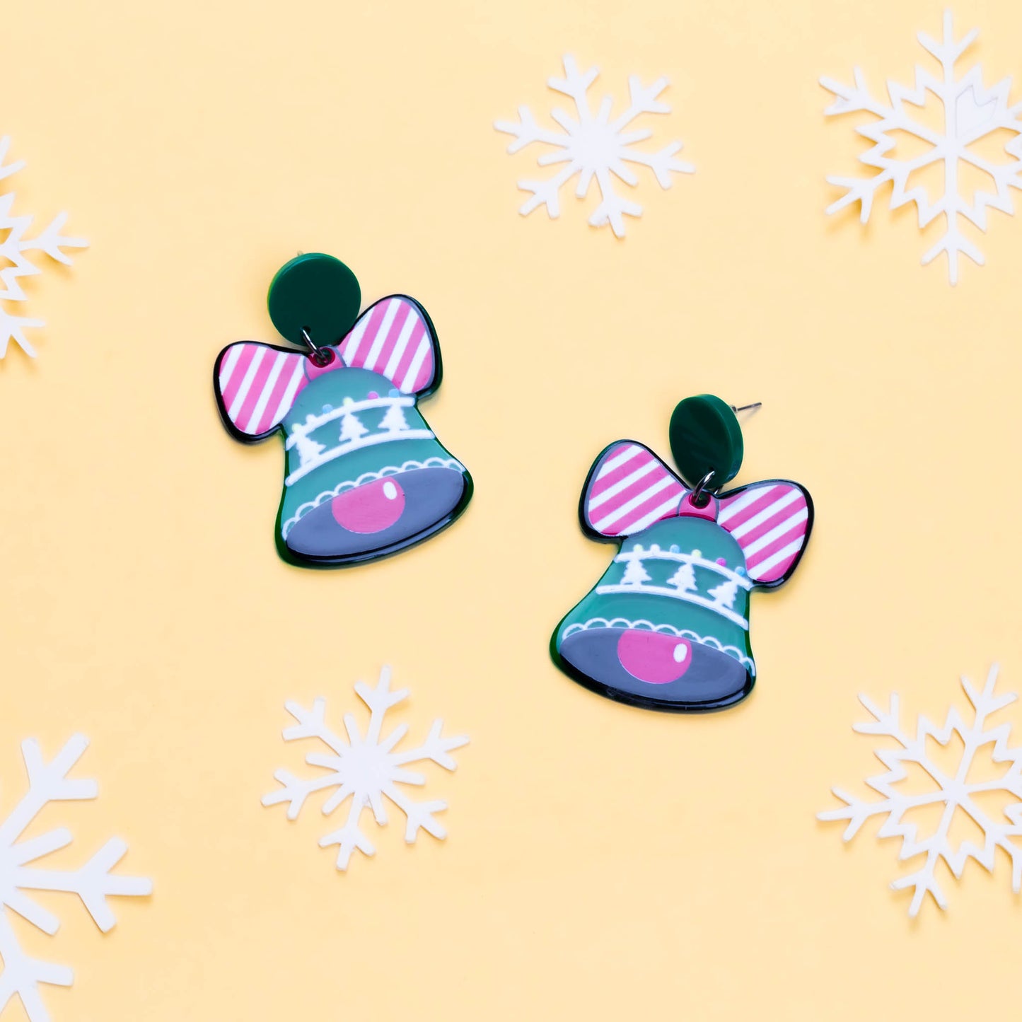 Set cercei cu motive de Crăciun, clopoței & cadou, 3 perechi