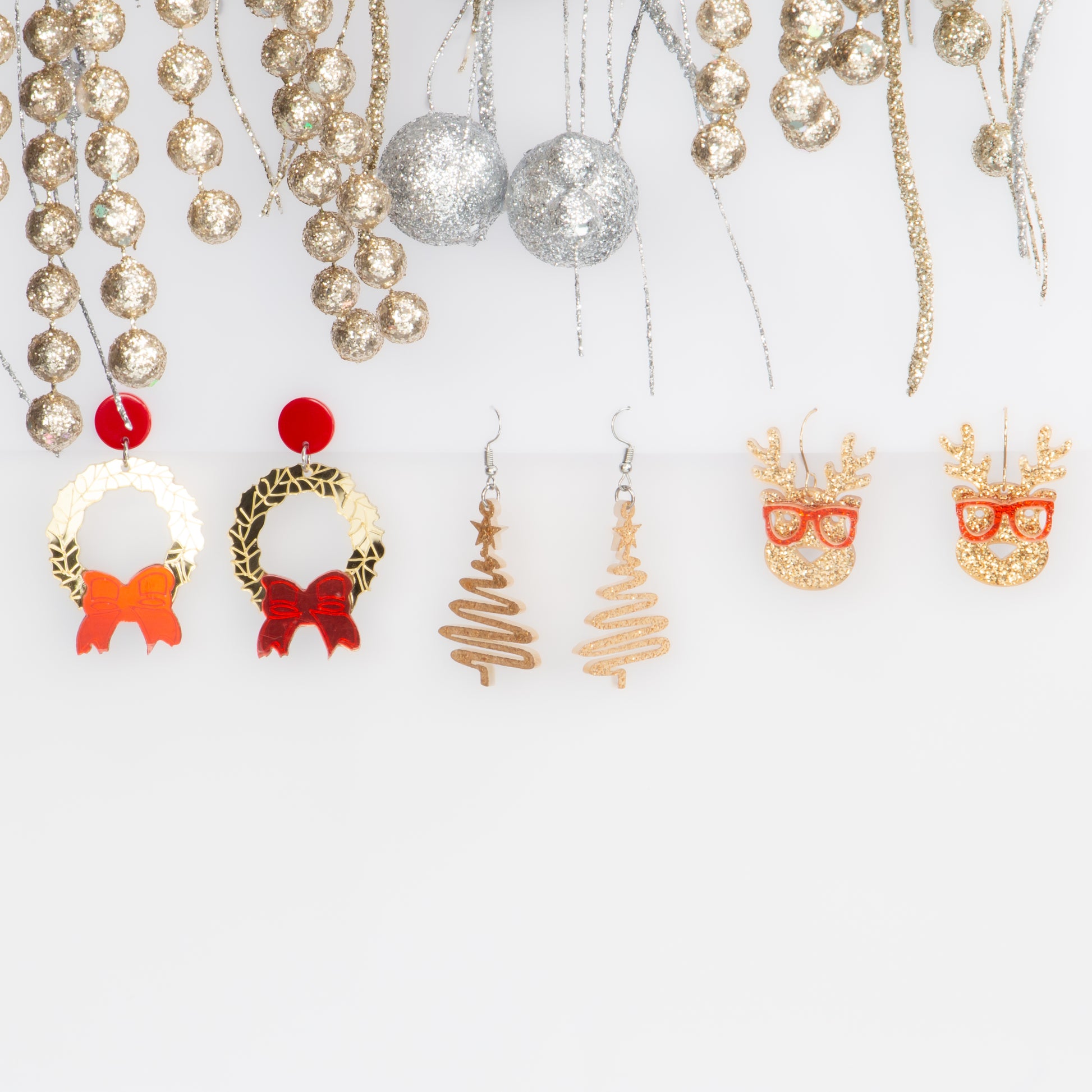 Set cercei cu motive de Crăciun, Merry Trio, 3 perechi - Roșu, Auriu