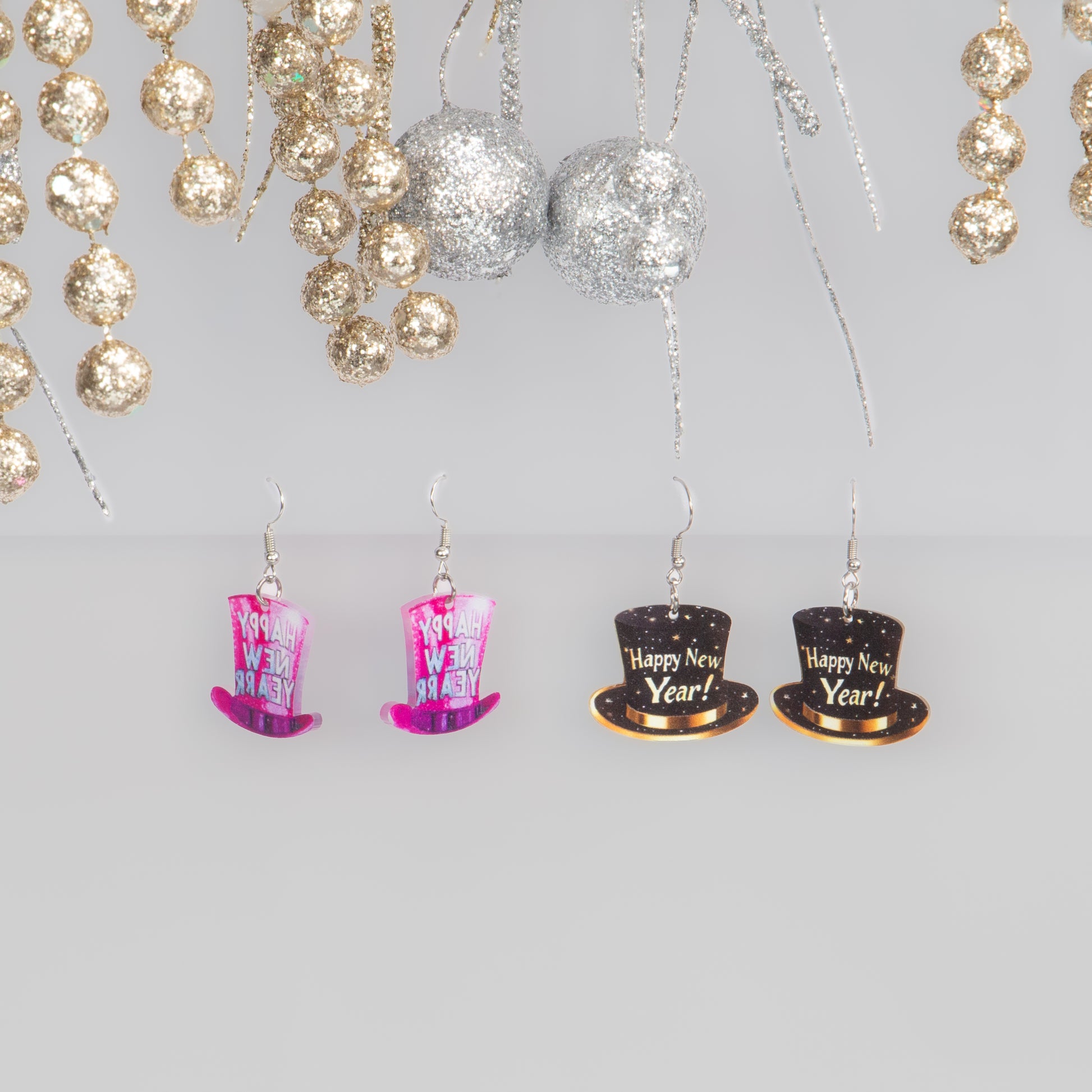 Set cercei cu motive de Revelion Happy New Year Hats, 2 perechi - Negru, Roz