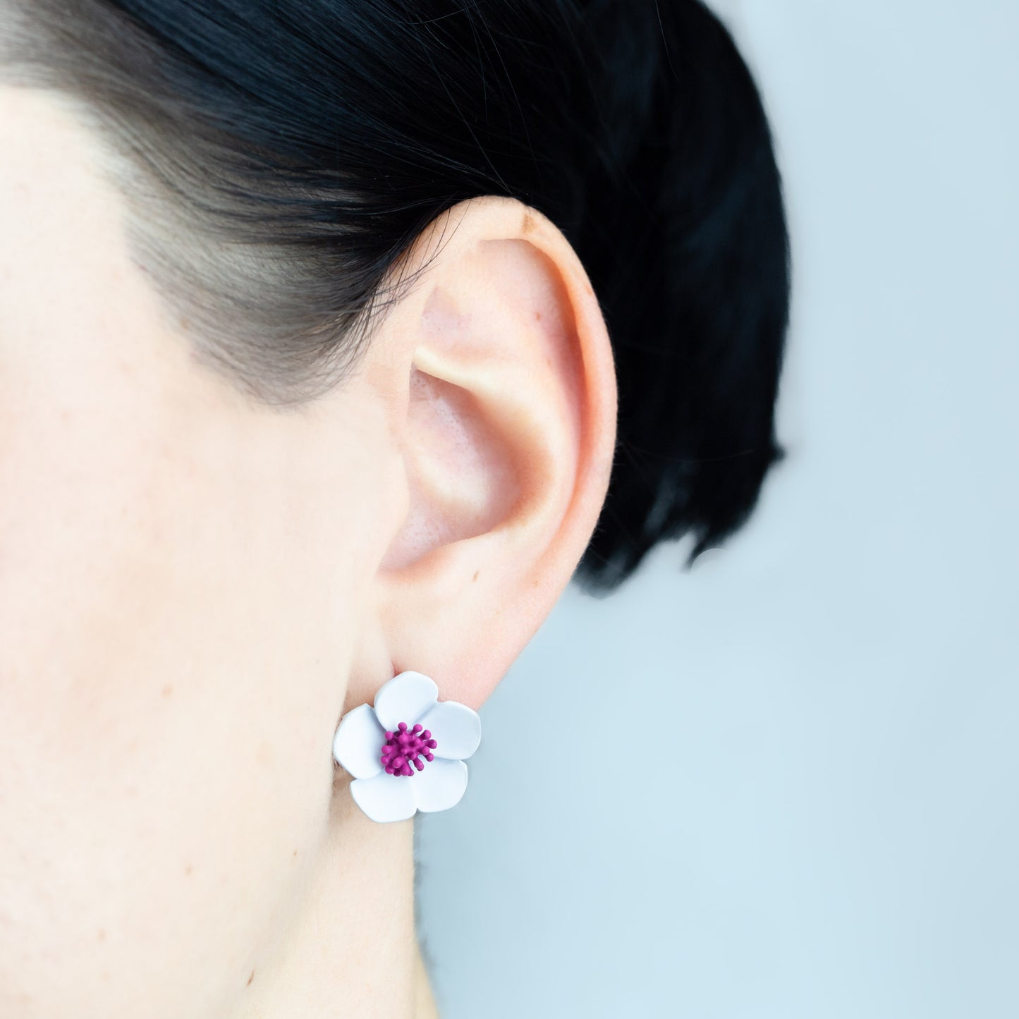 Set cercei floare buttercup cu textură de silicon, 2 perechi - Magenta Alb