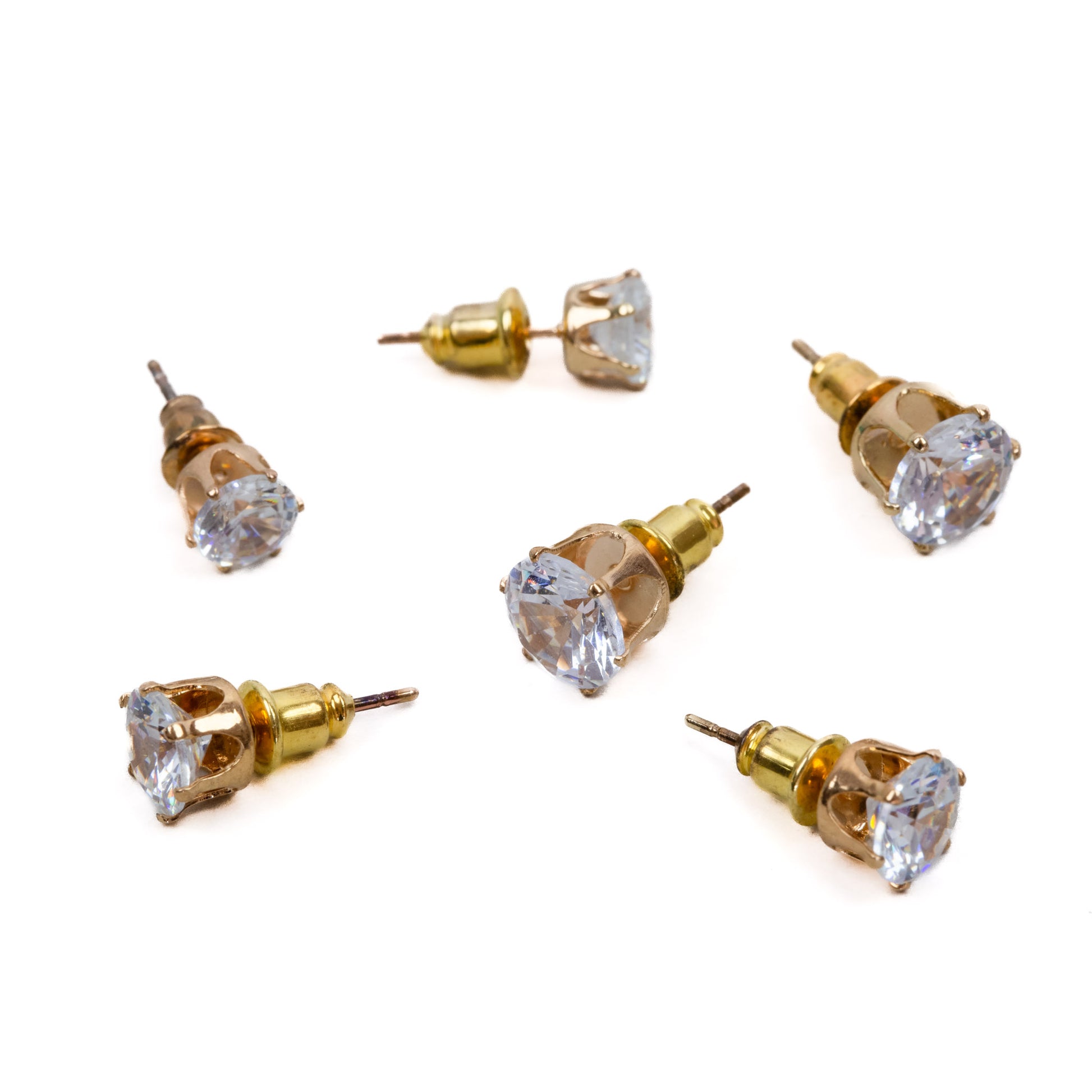 Set cercei mici cu pietre strălucitoare rotunde, 5-7mm, 3 perechi - Argintiu, baza auriu