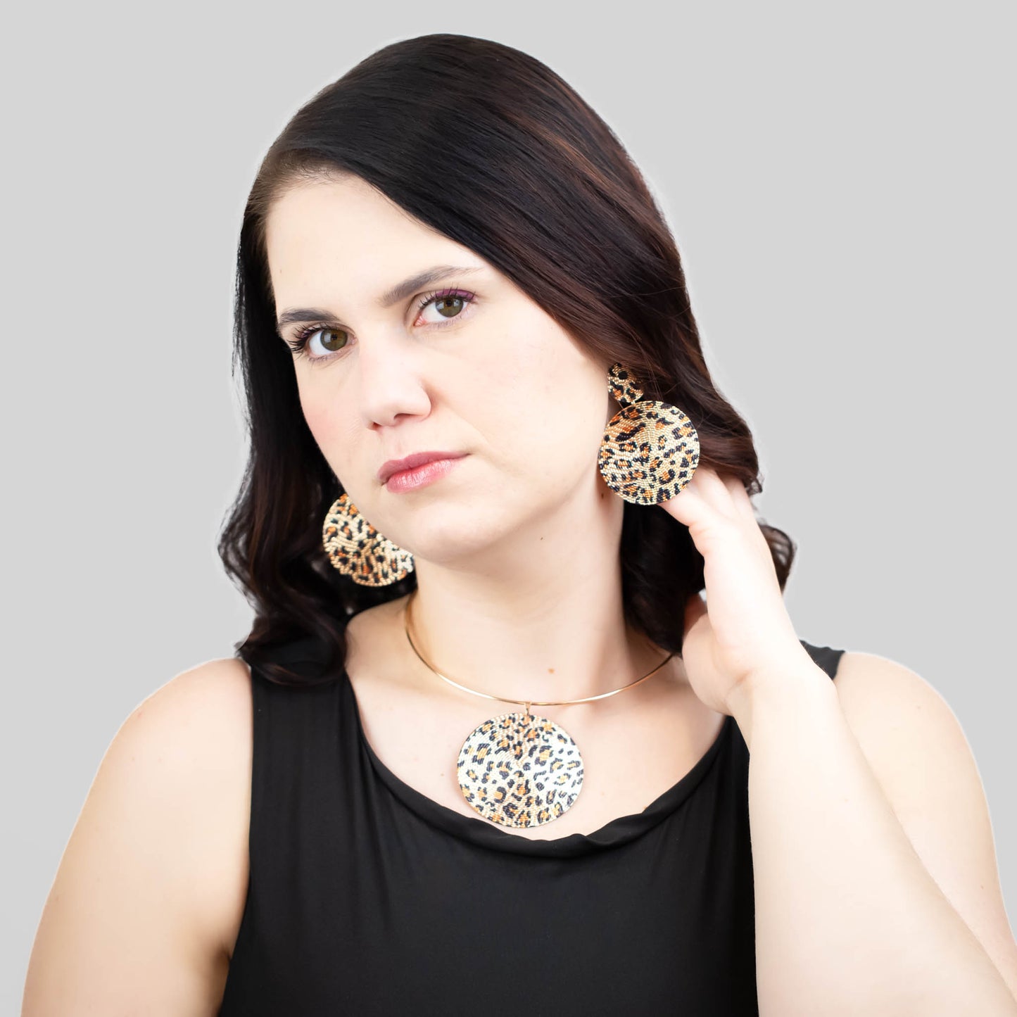 Set colier cercei cu cercuri mari și animal print - Auriu