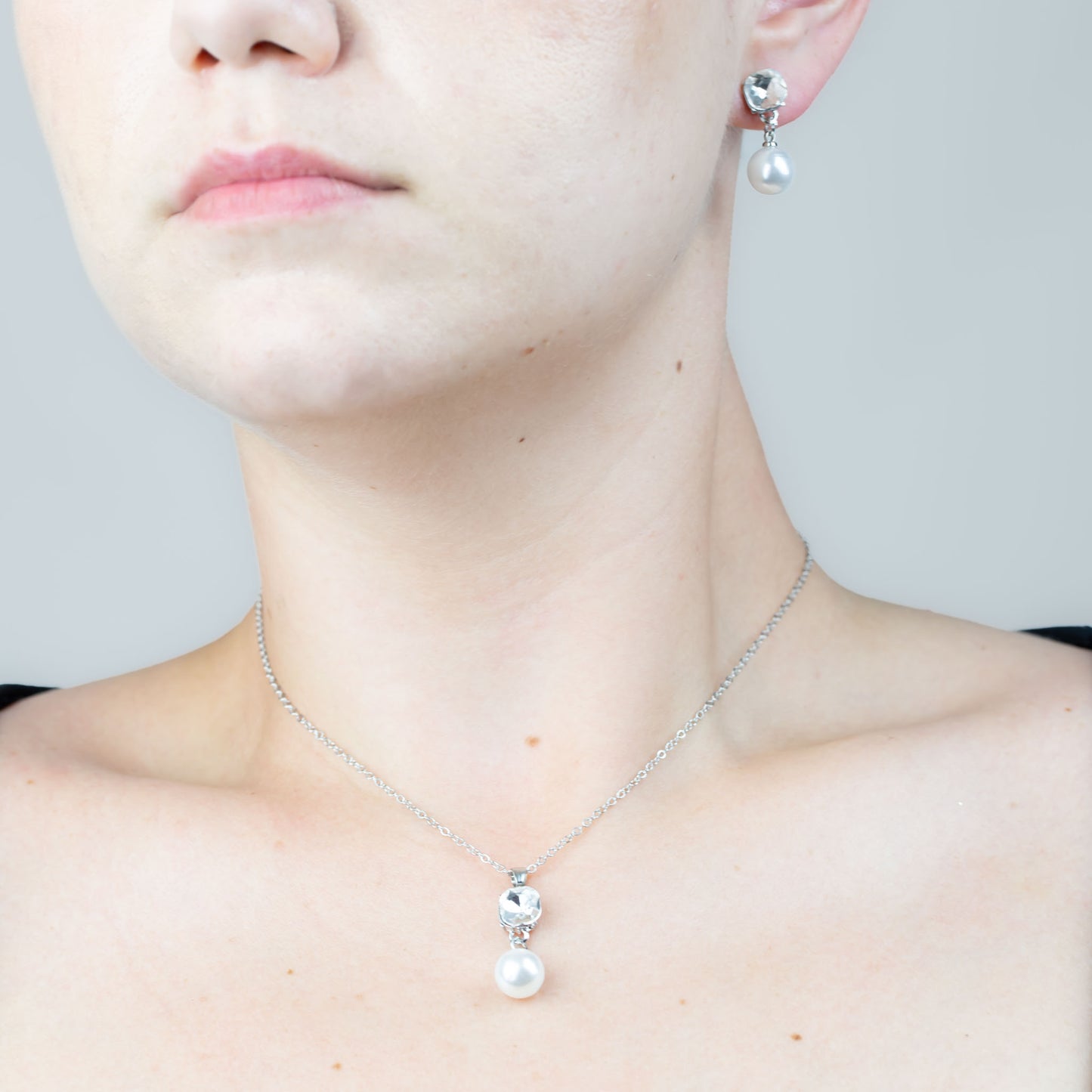 Set colier cercei cu perle și pietre