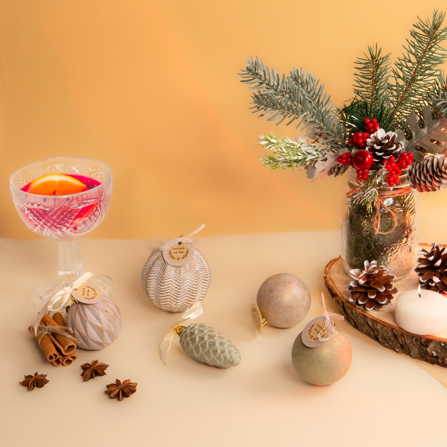 Set globuri handmade de Crăciun, cu finisaj vintage, diverse dimensiuni, 5 bucăți - Antique Woodland