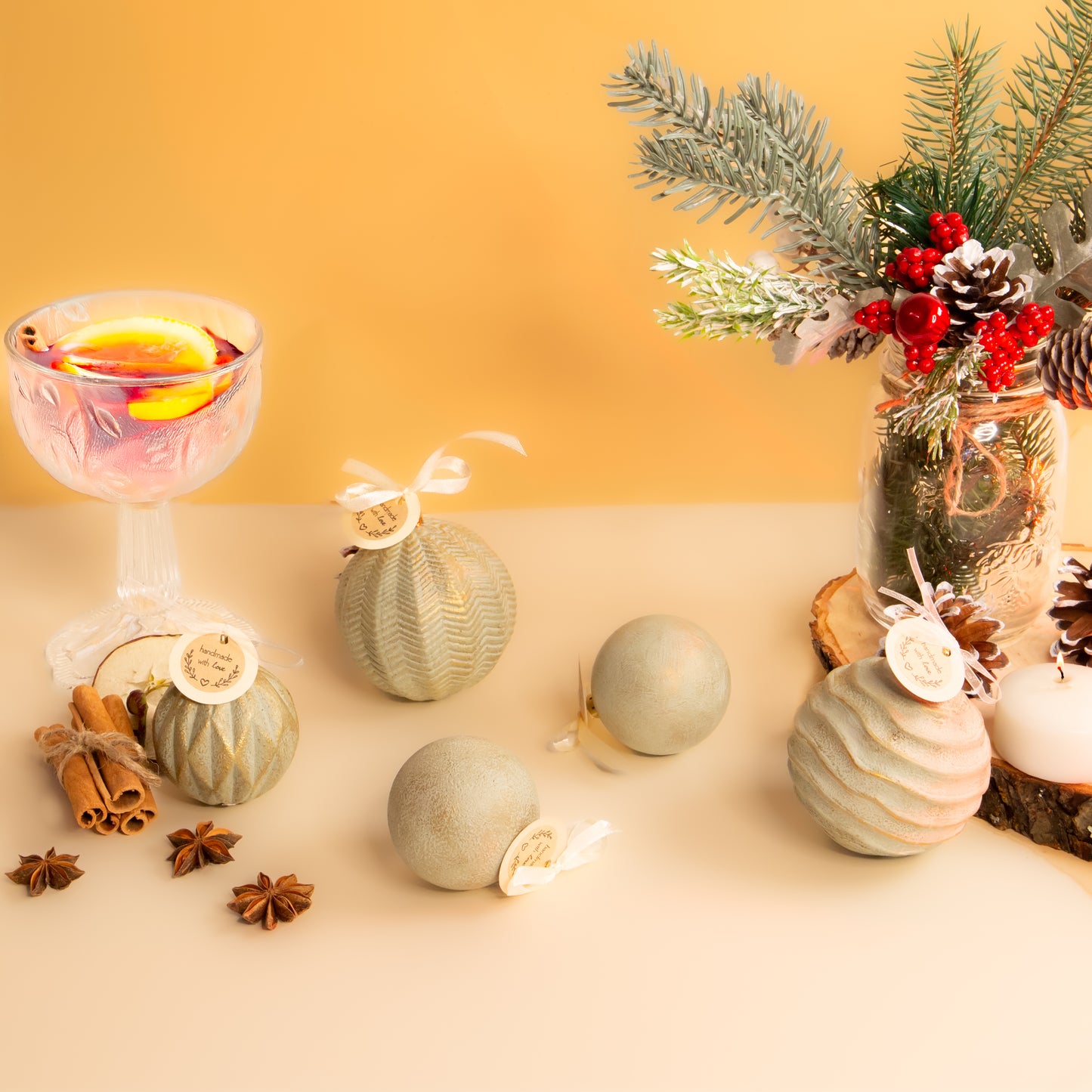 Set globuri handmade de Crăciun, cu finisaj vintage, diverse dimensiuni, 5 bucăți - Emerald Evening