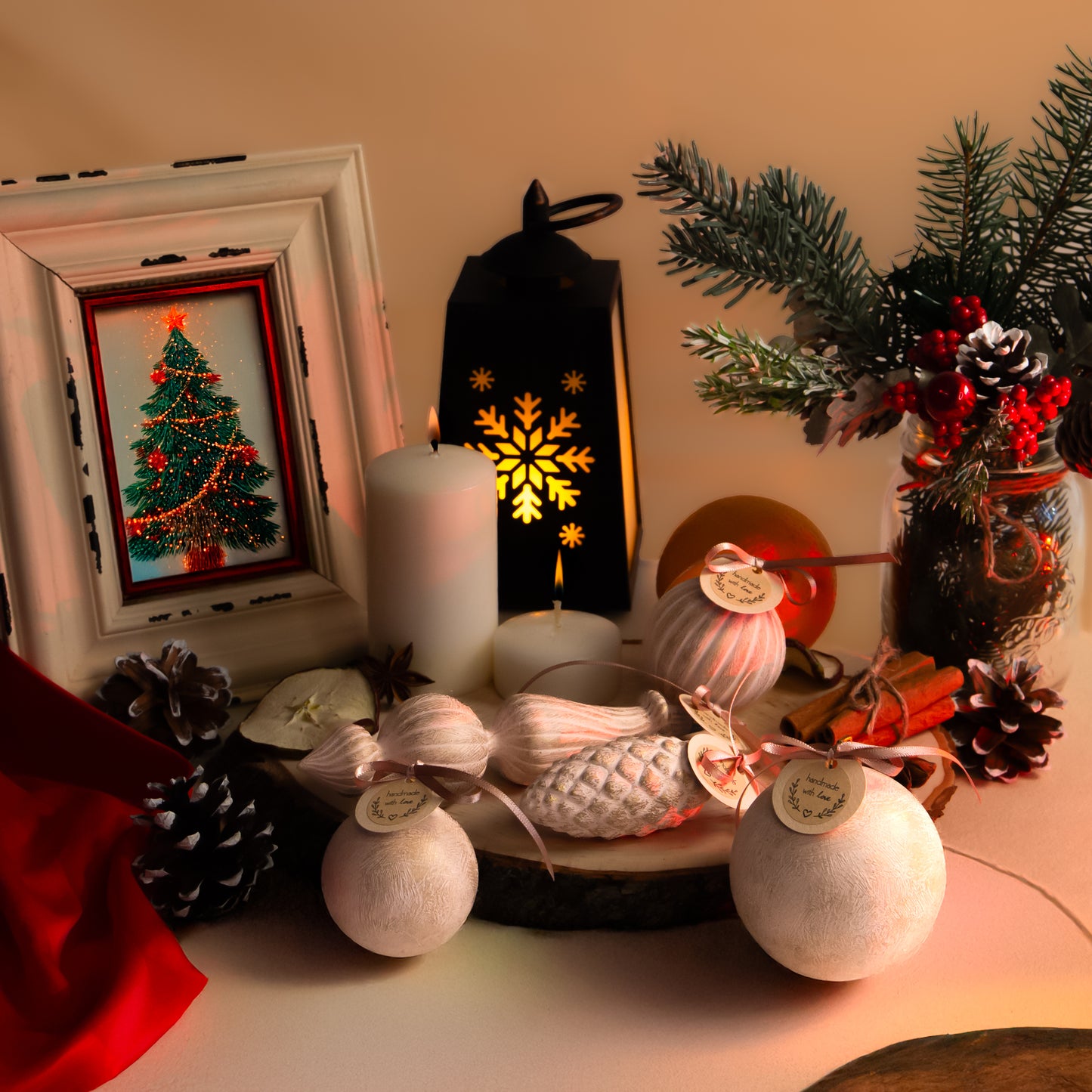 Set globuri handmade de Crăciun, cu finisaj vintage, diverse dimensiuni, 5 bucăți - Vintage Pink Glow
