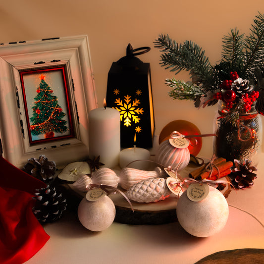 Set globuri handmade de Crăciun, cu finisaj vintage, diverse dimensiuni, 5 bucăți - Vintage Pink Glow